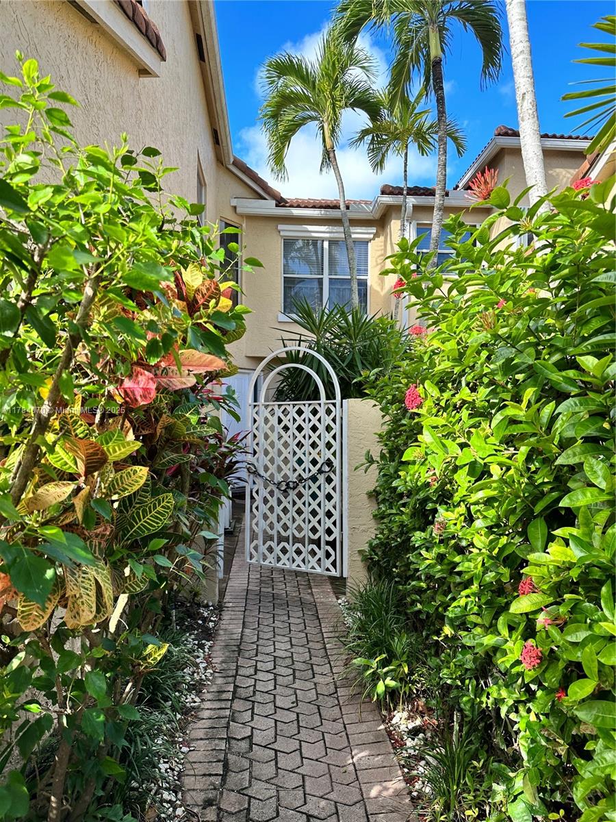 21024 NE 34th Ct 21024
