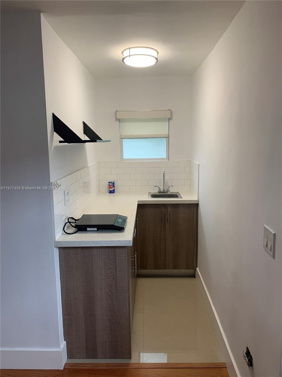 CAROL CITY - Residential Lease