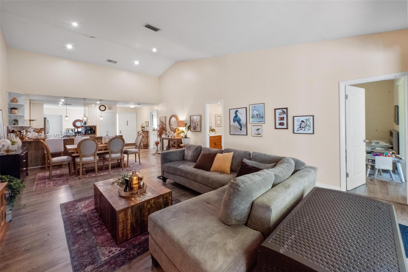 Lovely 2/2, one-story corner townhome located in the heart of Doral Park. This home features a beautifully remodeled kitchen with an open-concept layout and updated bathrooms. Enjoy a private, spacious screened patio perfect for relaxing or hosting BBQs. Includes a one-car garage plus three additional parking spaces. The community has recently undergone a full renovation, including a new roof, freshly painted exteriors, repaved streets, updated parking areas, and refreshed signage. Everything is move-in ready with no pending assessments. Amenities include a full equipped gym, tennis courts, children’s play area, pool, access to a Golf Course and a clubhouse with a bar and restaurant offering a great atmosphere.
Don’t miss the opportunity to live in one of Doral’s most desirable areas!