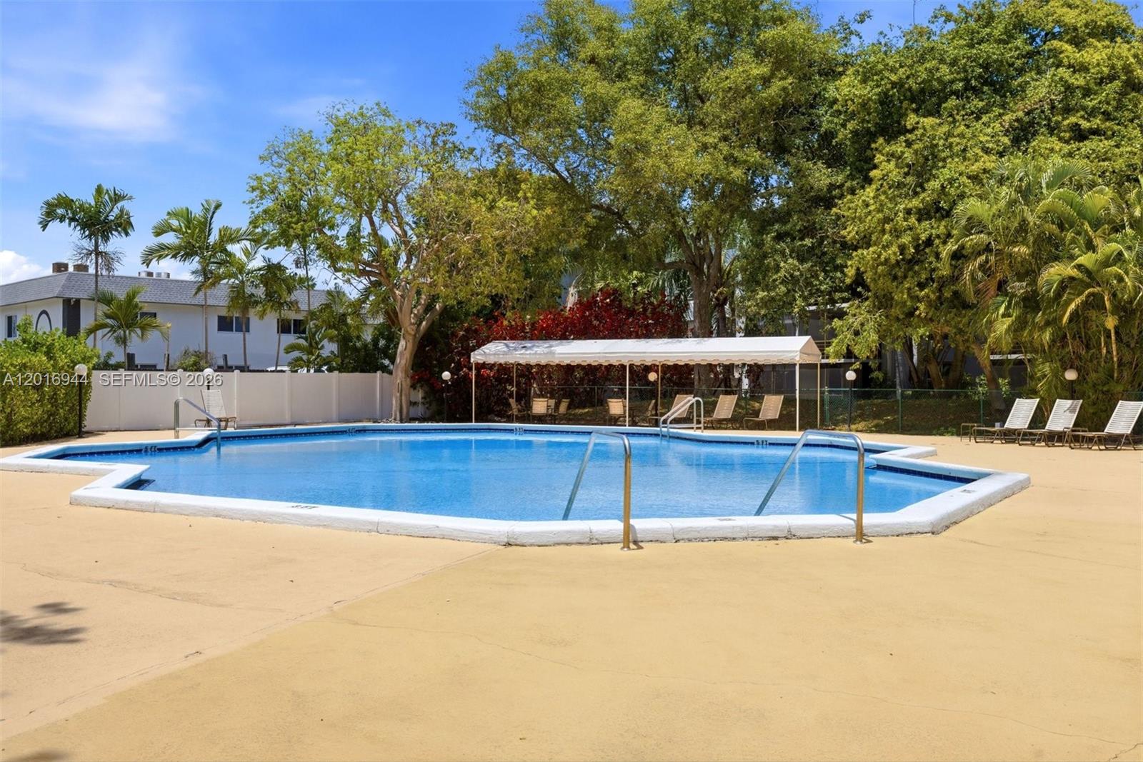 ROYAL PARK CONDO - Residential