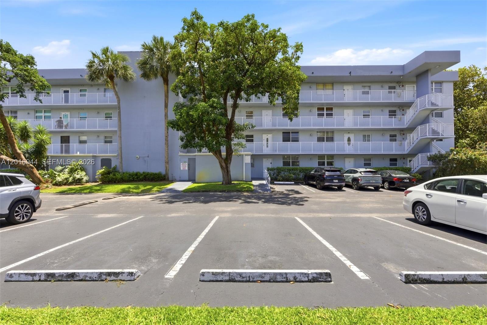 ROYAL PARK CONDO - Residential