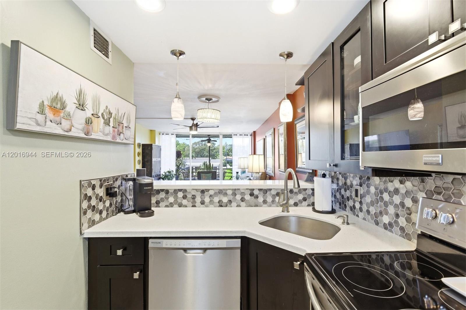 ROYAL PARK CONDO - Residential