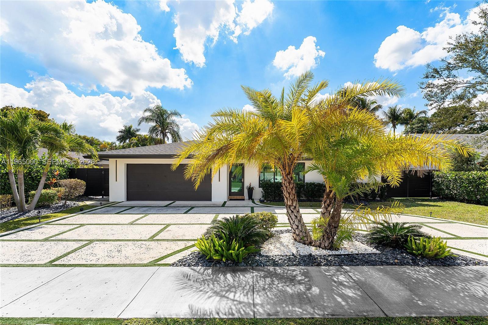 4892 Willow Dr, Boca Raton, FL, 33487/$799,000 3 4892 Willow Dr