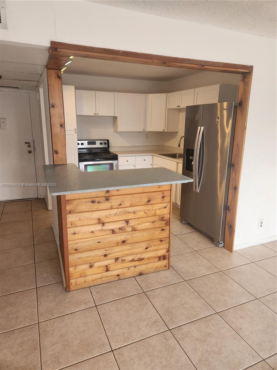 WATERGATE CONDOMINIUM NO - Residential Lease