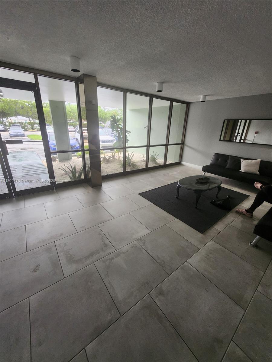WATERGATE CONDOMINIUM NO - Residential Lease