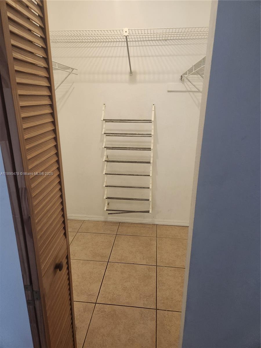 WATERGATE CONDOMINIUM NO - Residential Lease