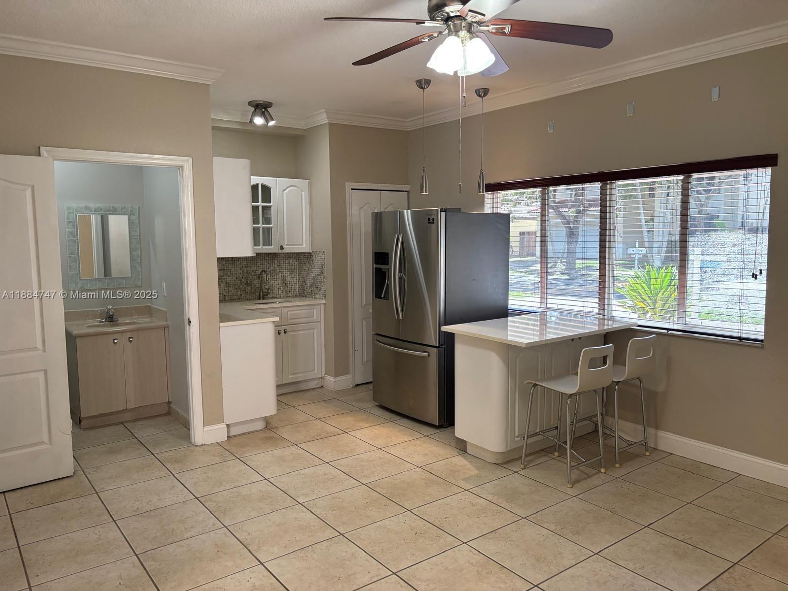 SUNSET LAKES ESTATES - Residential
