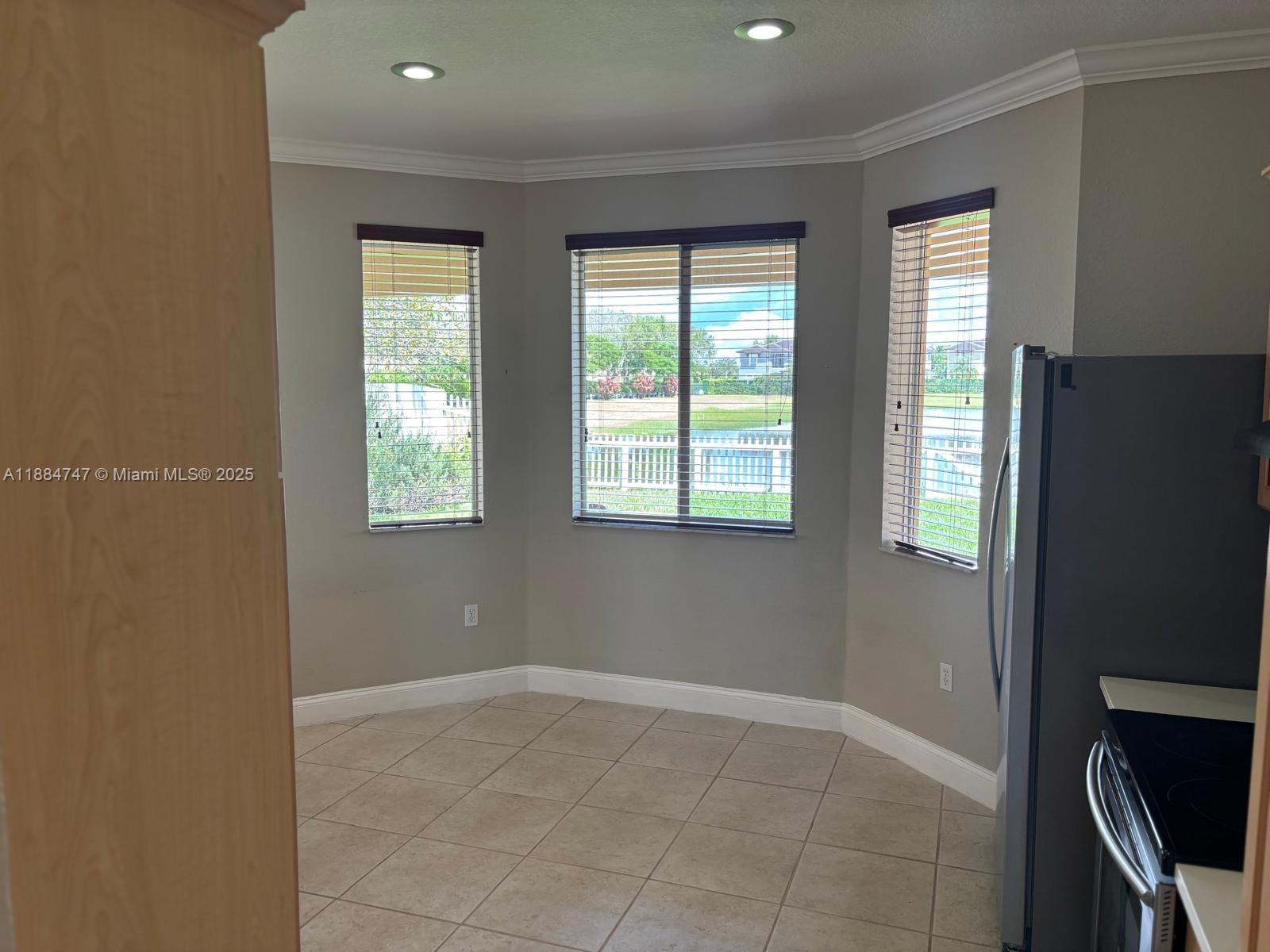 SUNSET LAKES ESTATES - Residential