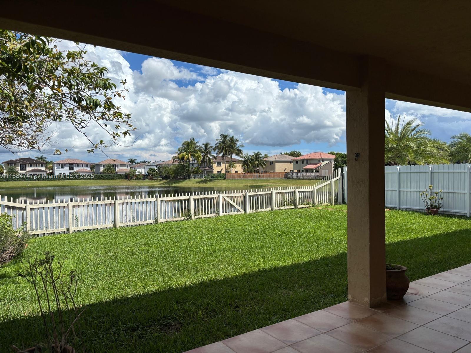 SUNSET LAKES ESTATES - Residential