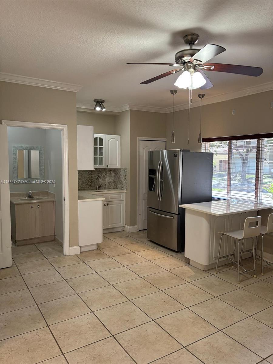 SUNSET LAKES ESTATES - Residential