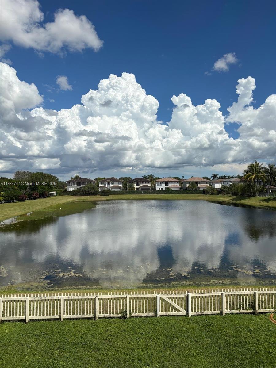 SUNSET LAKES ESTATES - Residential