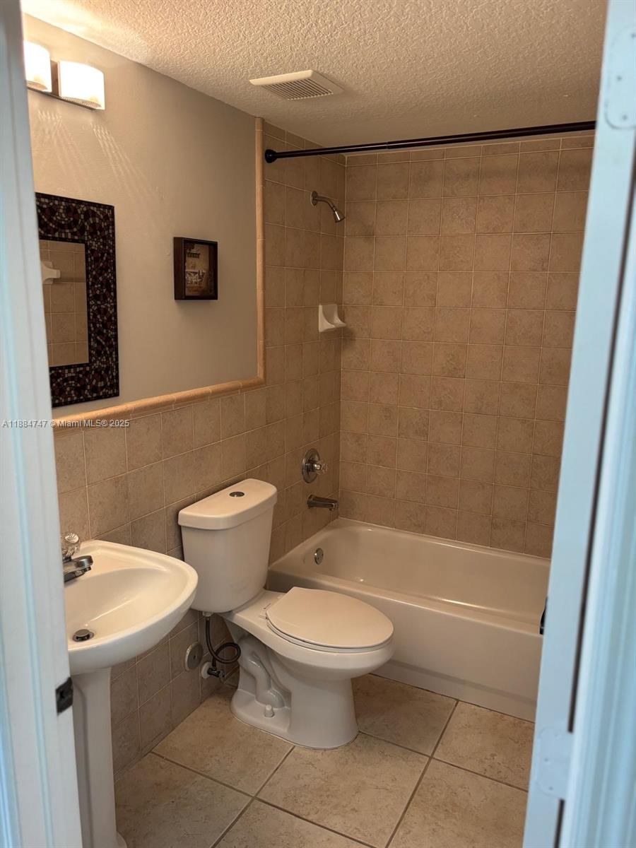 SUNSET LAKES ESTATES - Residential