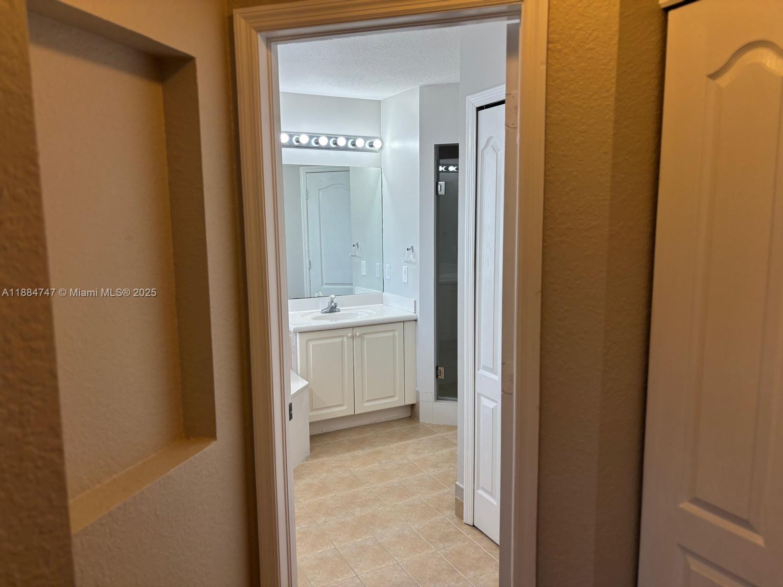 SUNSET LAKES ESTATES - Residential