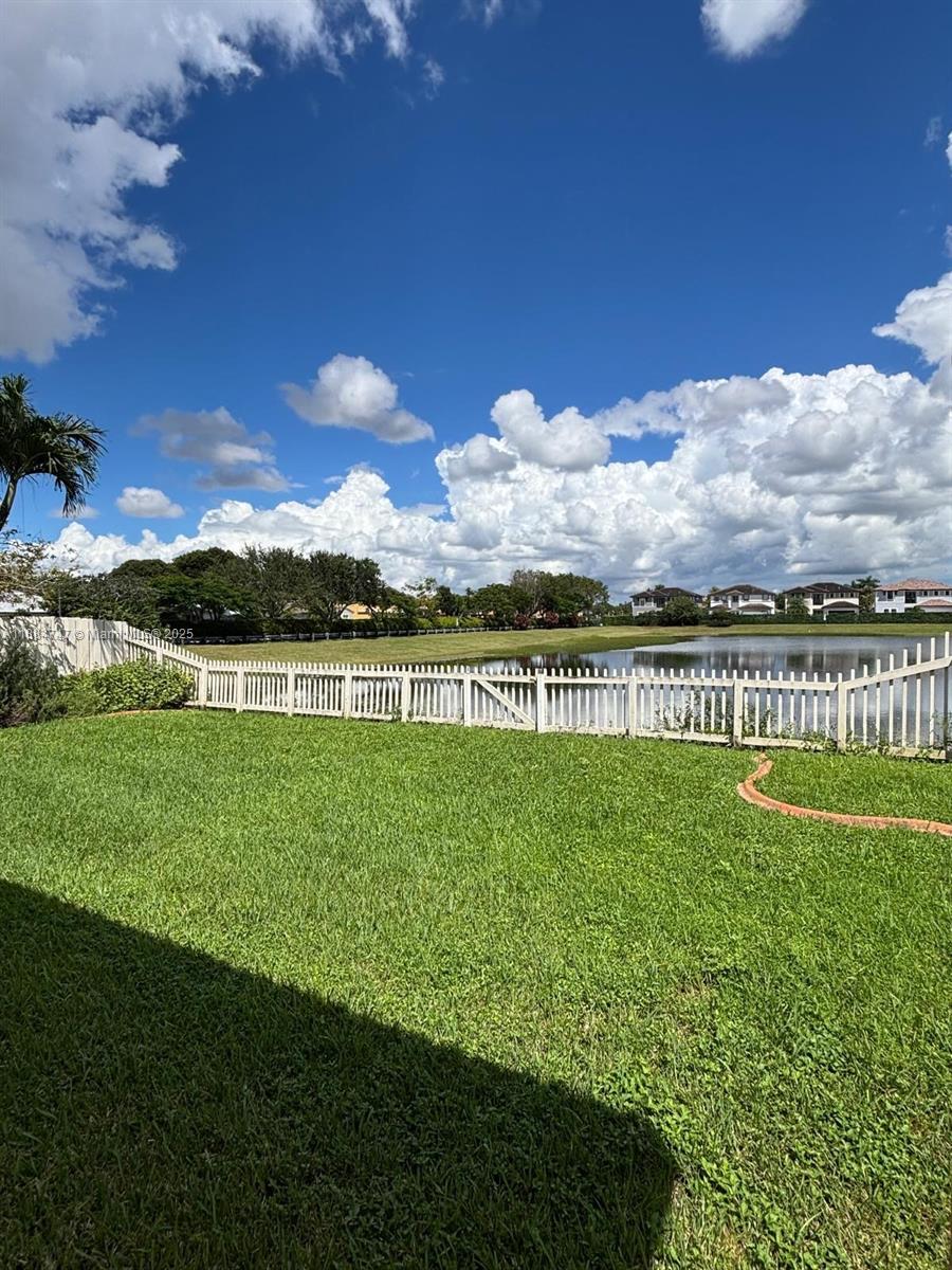 SUNSET LAKES ESTATES - Residential
