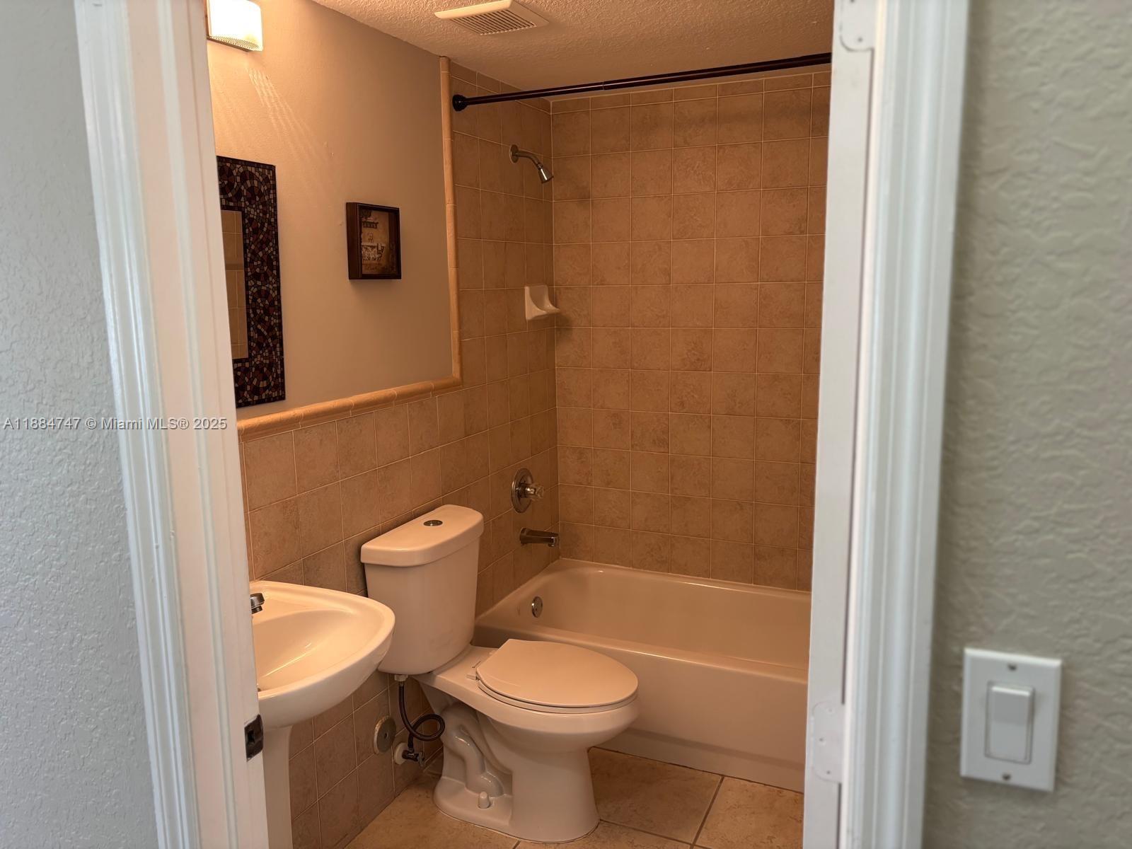 SUNSET LAKES ESTATES - Residential
