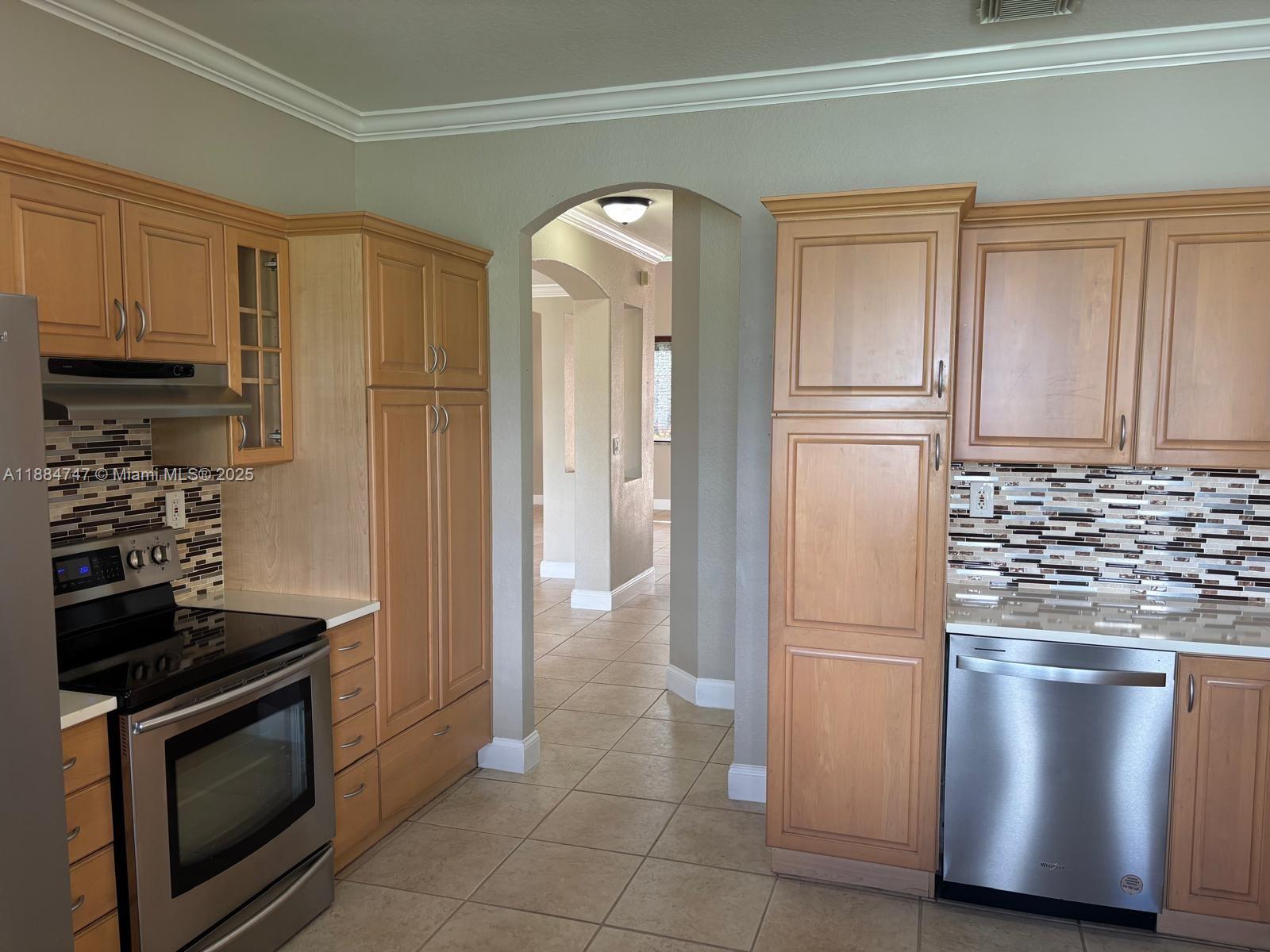SUNSET LAKES ESTATES - Residential