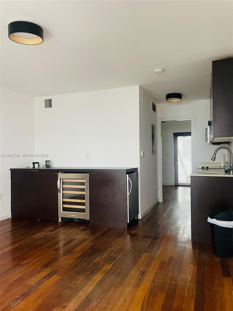 ETRURIA CONDO - Residential Lease