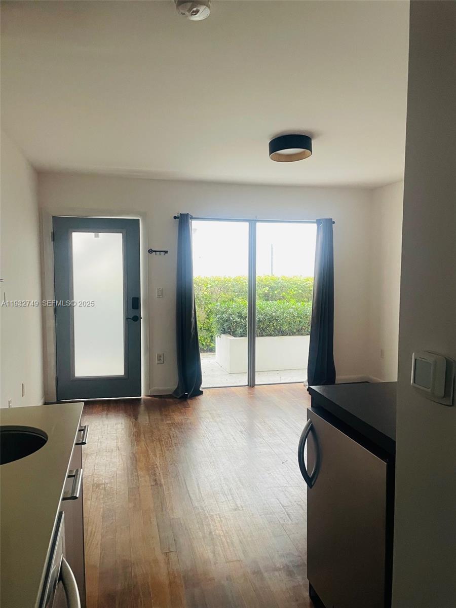 ETRURIA CONDO - Residential Lease