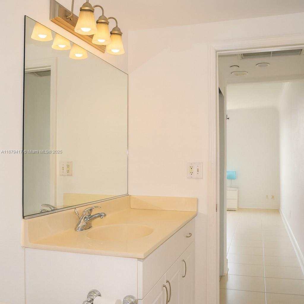 401 BLU OF NORTH BEACH CO - Residential