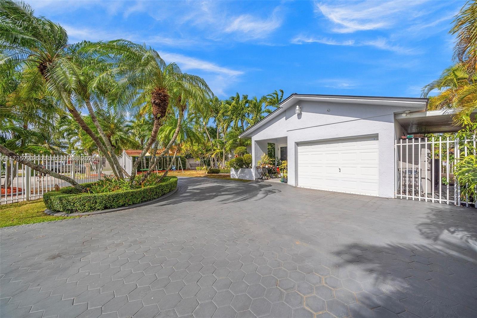 KENMORE VILLAS - Residential
