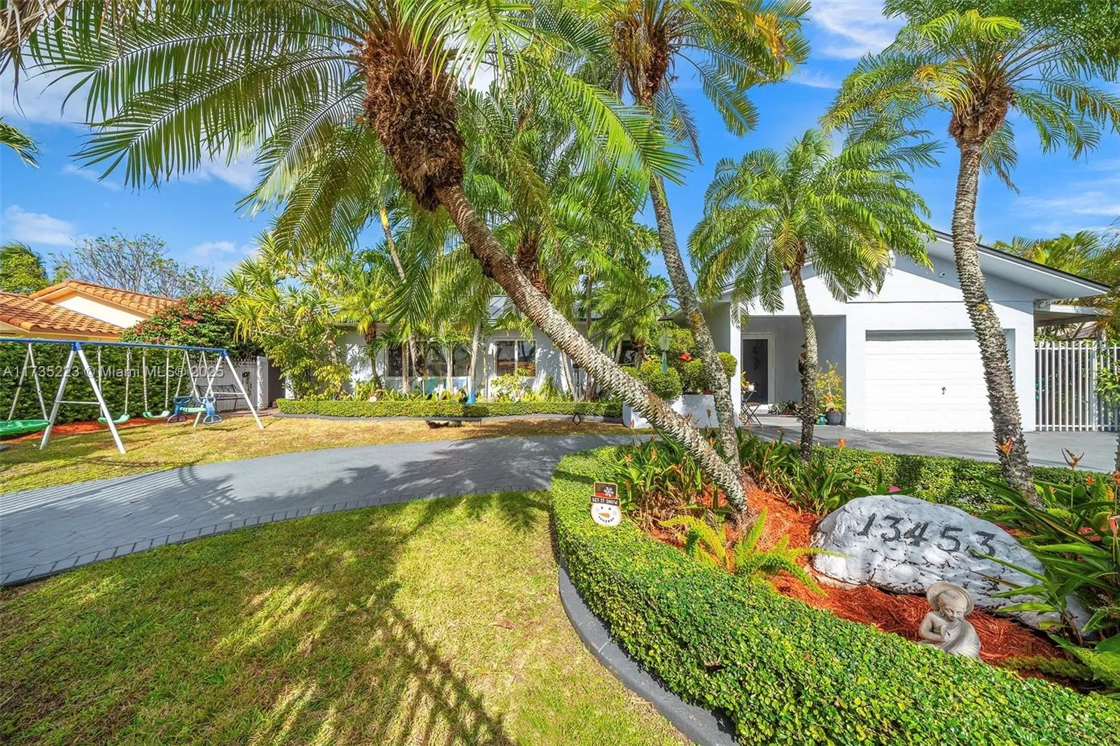 Miami, Florida 33175, United States, 4 Bedrooms Bedrooms, ,2 BathroomsBathrooms,Residential,Active,11974