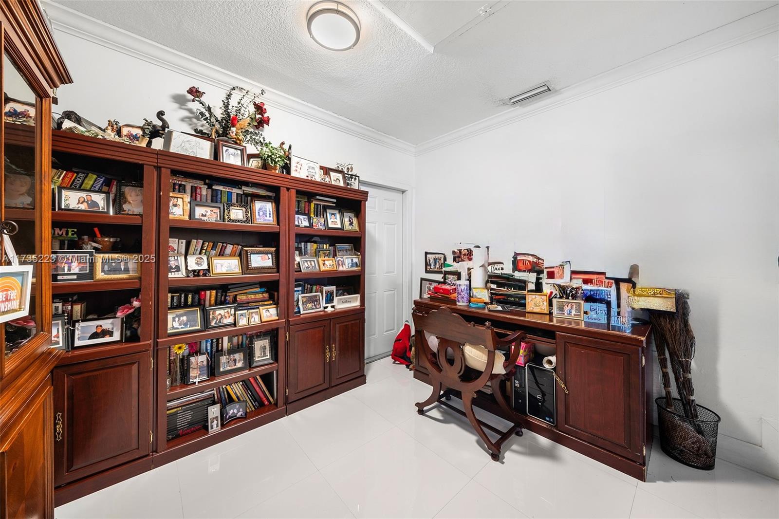 KENMORE VILLAS - Residential