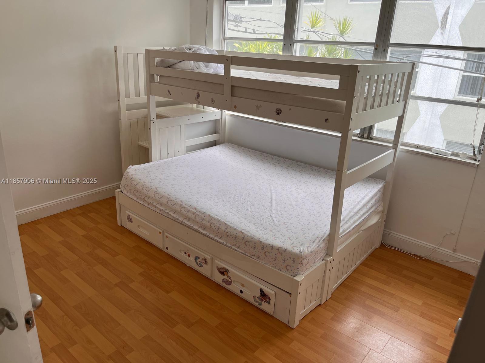 9455 Bay Harbor Ter 8S