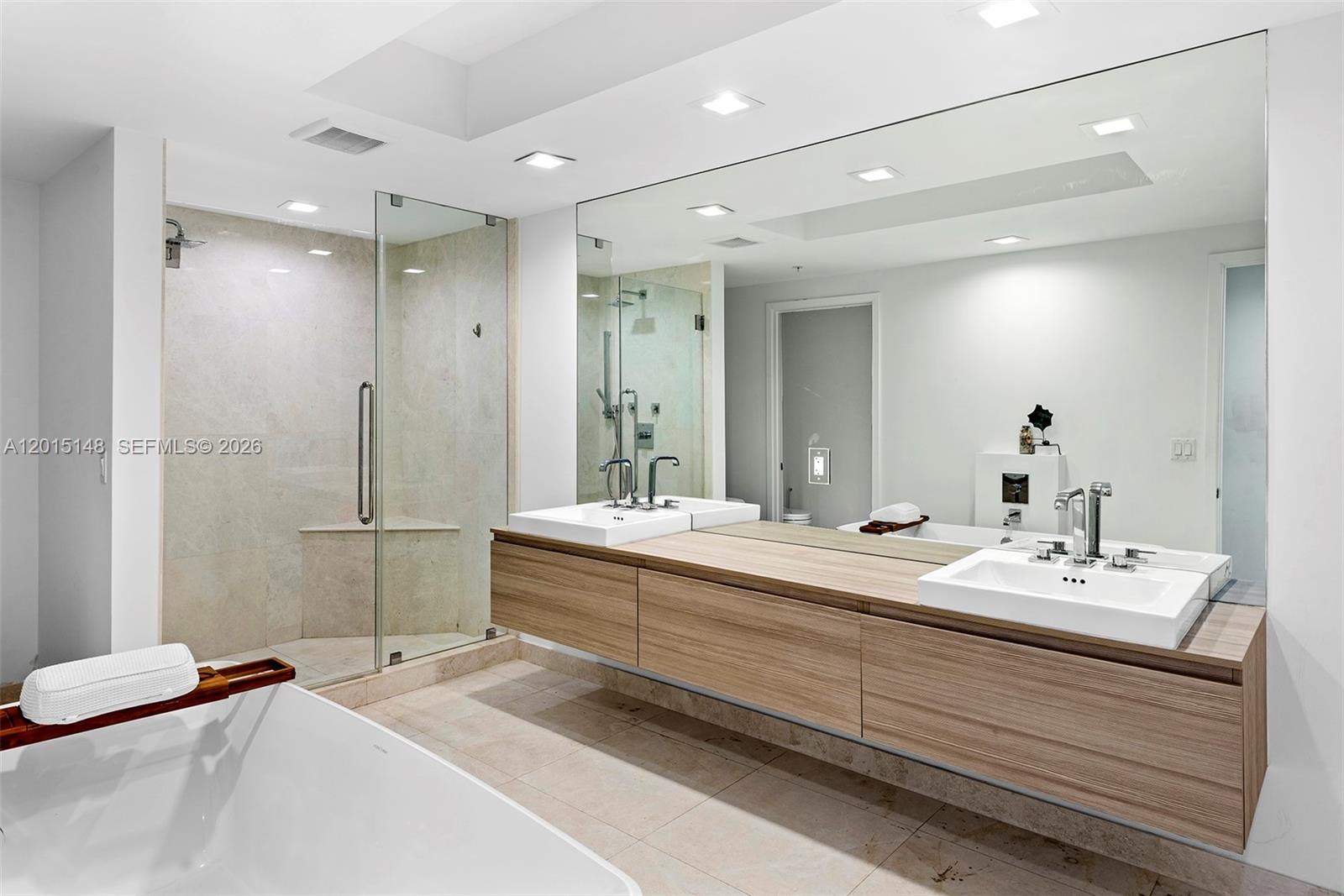 MARINA PALMS RESIDENCES S - Residential
