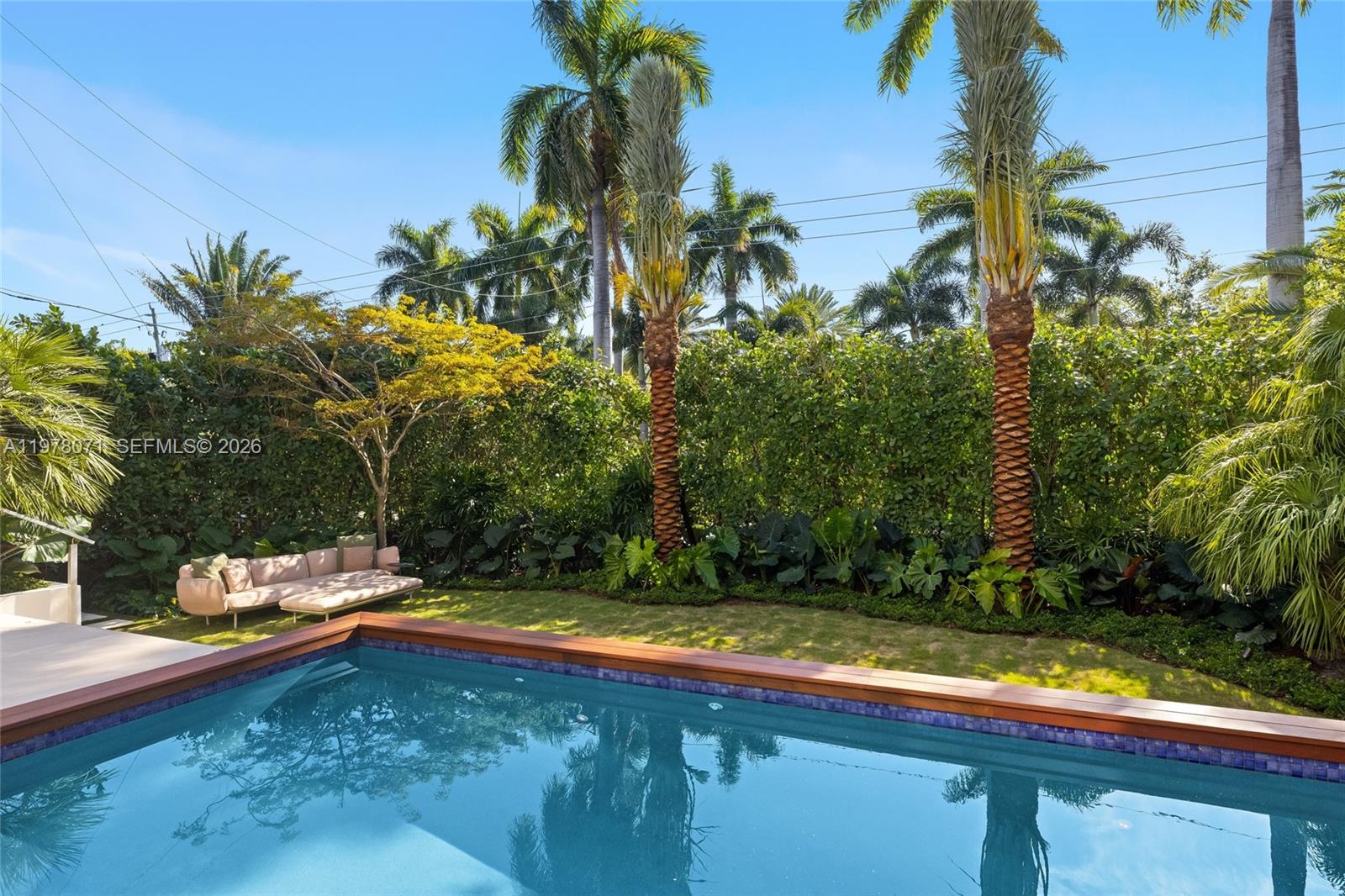 LA GORCE GOLF SUB - Residential