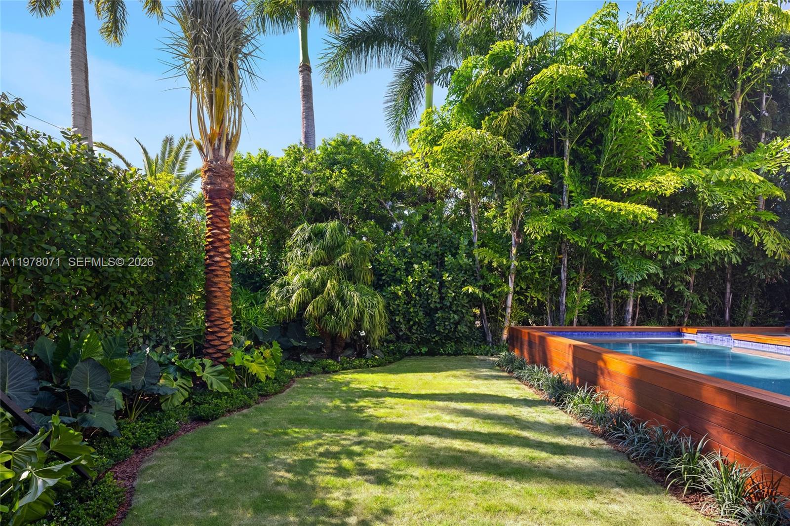 LA GORCE GOLF SUB - Residential