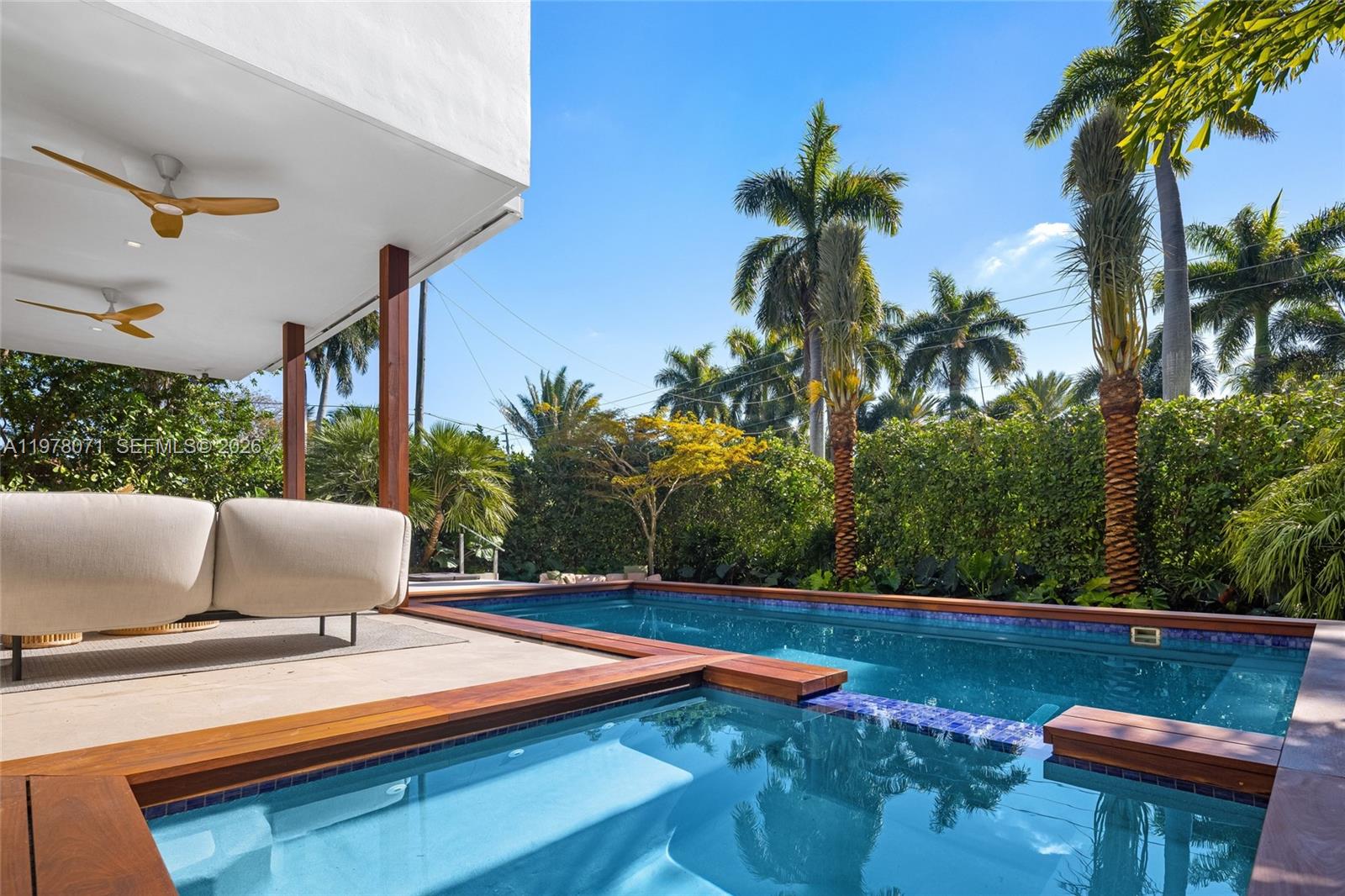 LA GORCE GOLF SUB - Residential