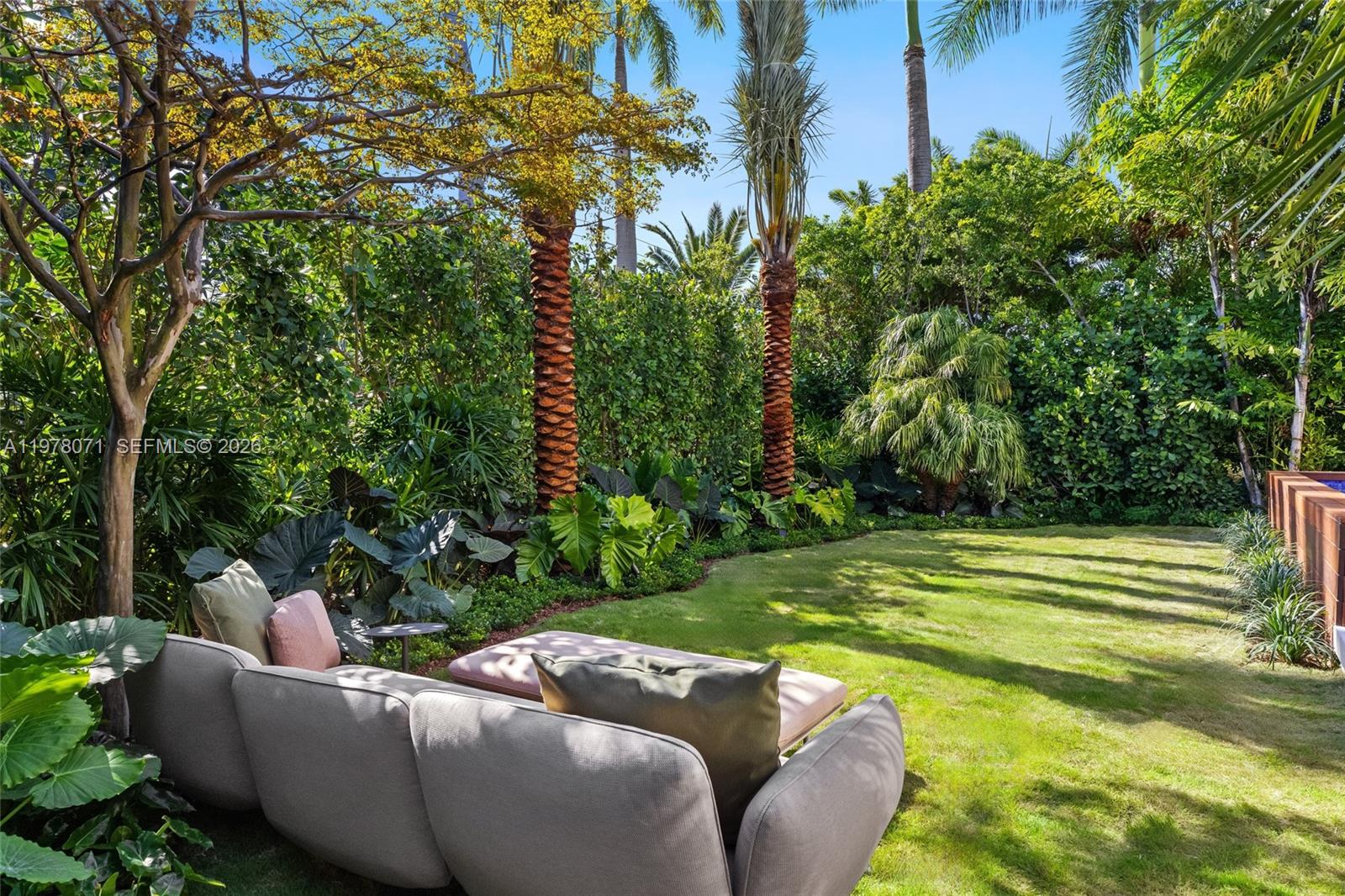 LA GORCE GOLF SUB - Residential