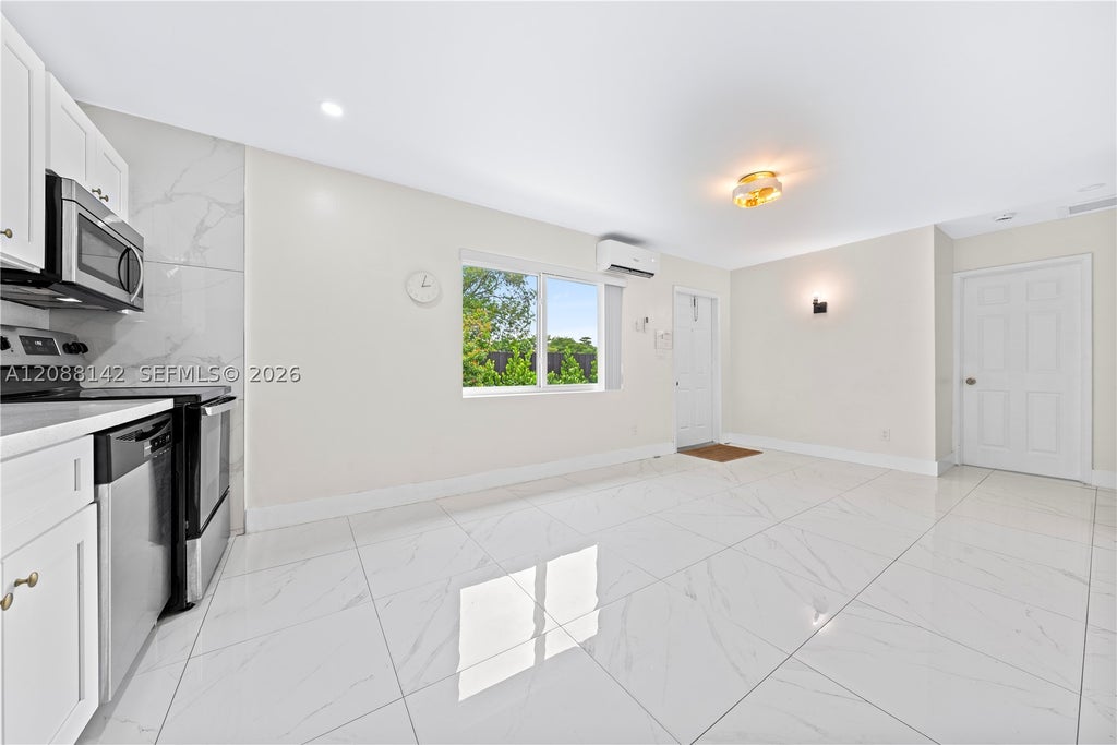 Photo of 612 NW 10th Ter #C, Fort Lauderdale, FL 33311 (MLS # A12088142)