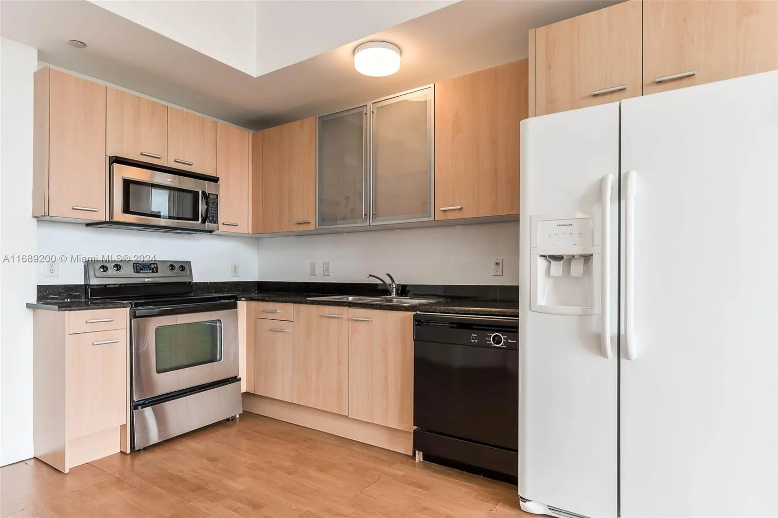 Miami, Florida 33136, United States, ,1 BathroomBathrooms,Residential,Pending,34580