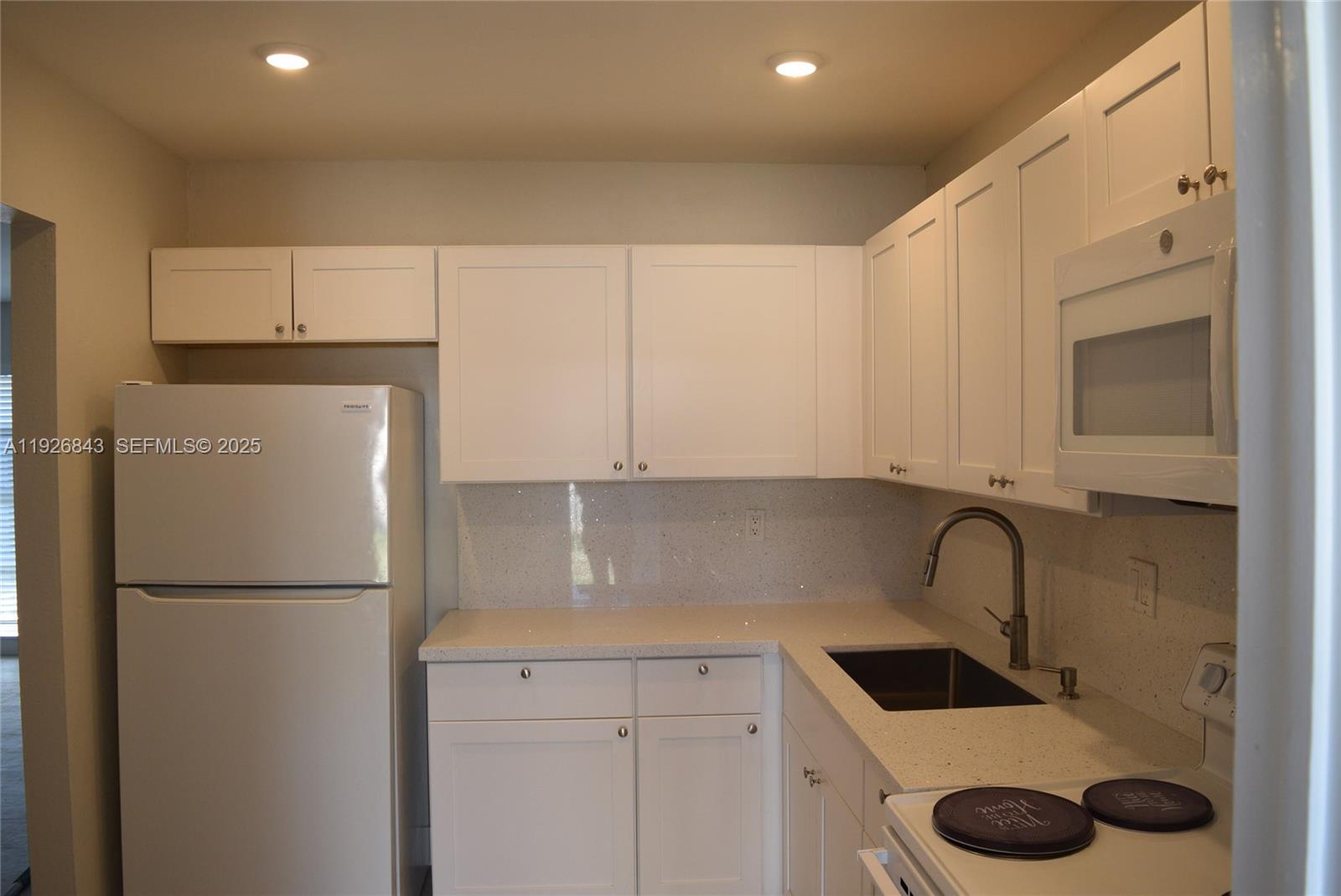 POINT ROYALE SEC 4 - Residential Lease