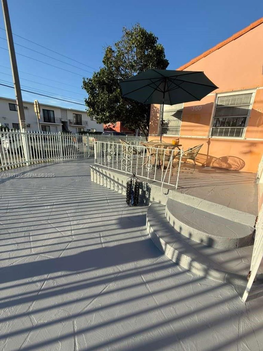 Amazing oportunity to own a 5,000 Sq. Ft. Residential-Income/Duplex and land covered play within Little Havana. T5-L Zoning is ideal for this dynamic submarket experiencing economic growth, sub 2% vacancies pushing rental rates higher and demand isever stronger for mixed-use infill development like this. There are a multitude of commercial applications for the site, and it benefits from close proximity to the Marlins Stadium. Density allows for 7 units, parking reductionbenefits and other programs could allow for 14 under certain City programs. The housing crisis is creating opportunities to design, innovate and be a part of Miami’s development. Contact us immediately about this opportunity.