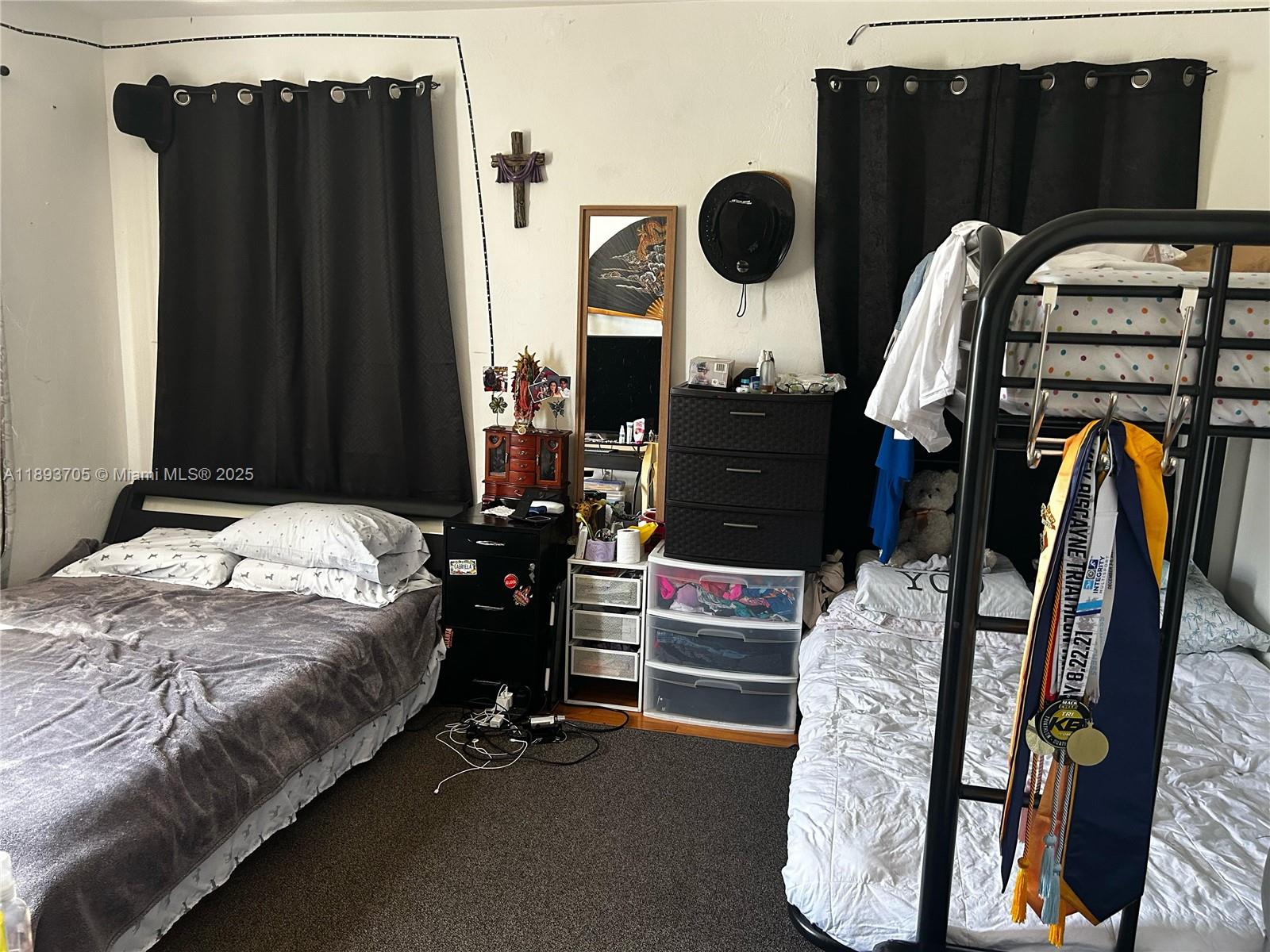 LAWRENCE ESTATE LAND CO - Residential Income