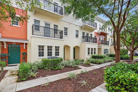 617 SW 1st Ave Pompano Beach FL 33060