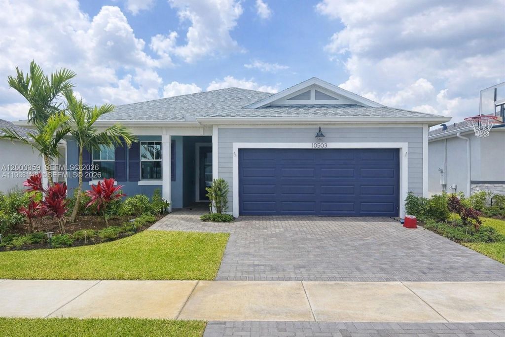 Photo of 10503 SW Orana Dr, Port St Lucie, FL 34987 (MLS # A12000359)