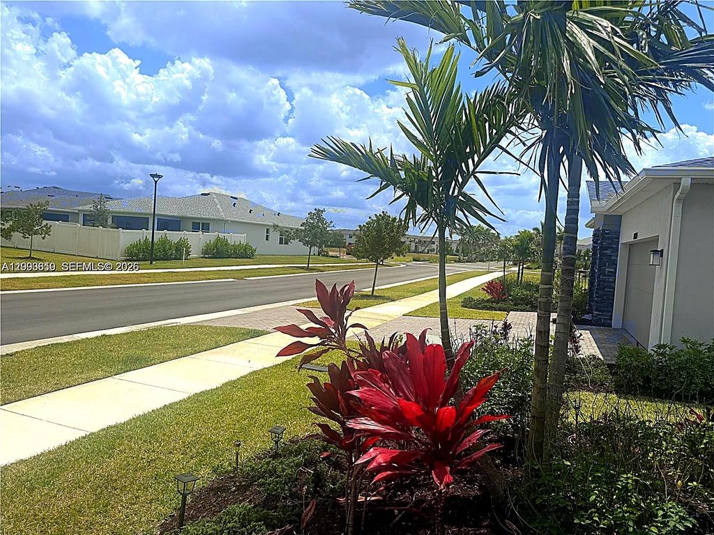 Photo of 10503 SW Orana Dr, Port St Lucie, FL 34987 (MLS # A12000359)