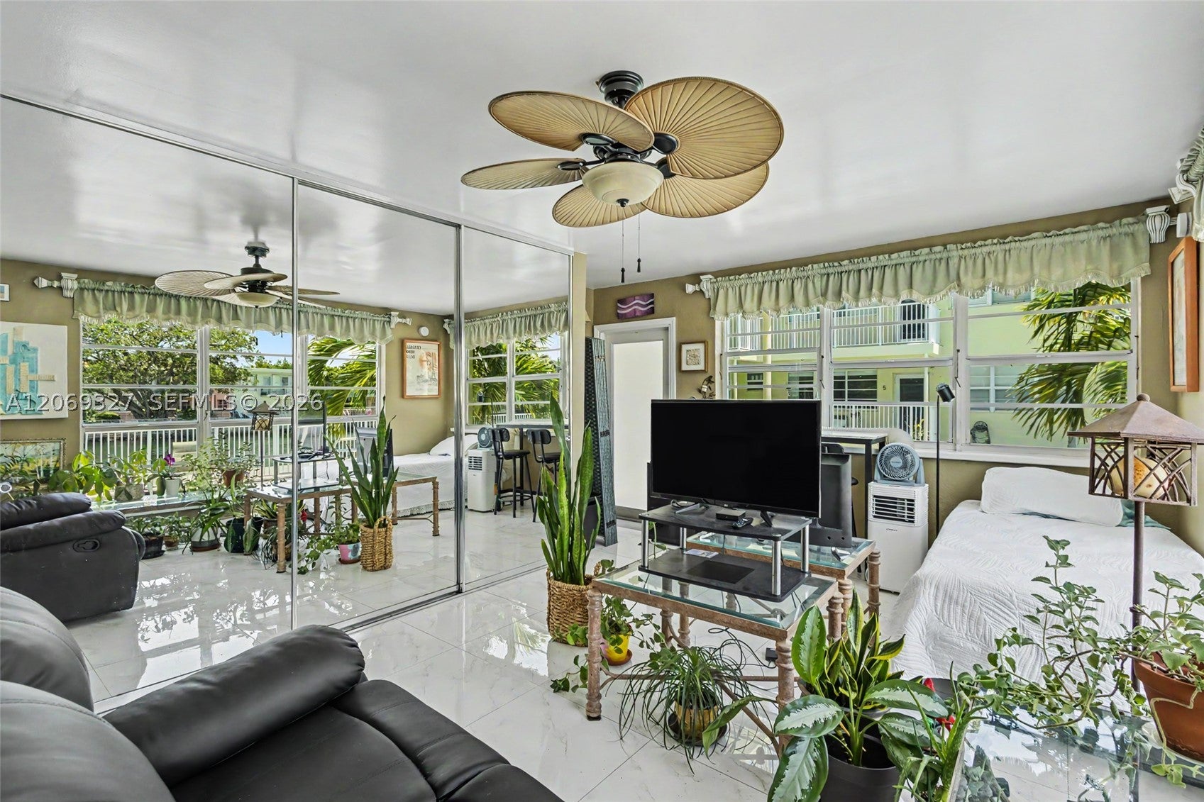 350 S Shore Dr 15