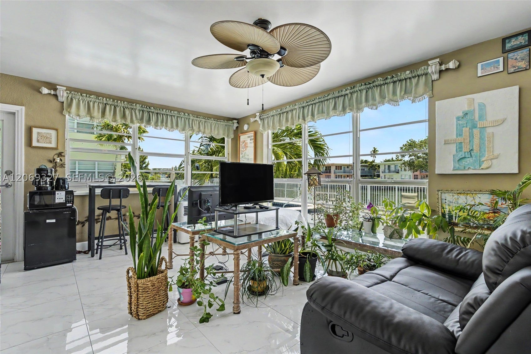 350 S Shore Dr 15, Miami Beach FL 33141