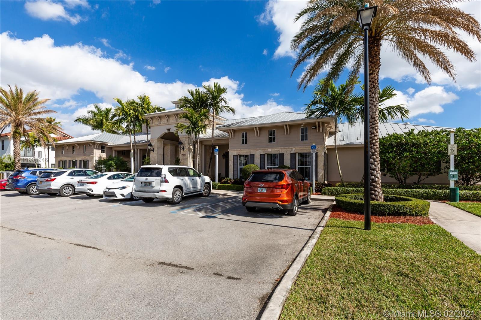 VINTAGE ESTATES - Residential