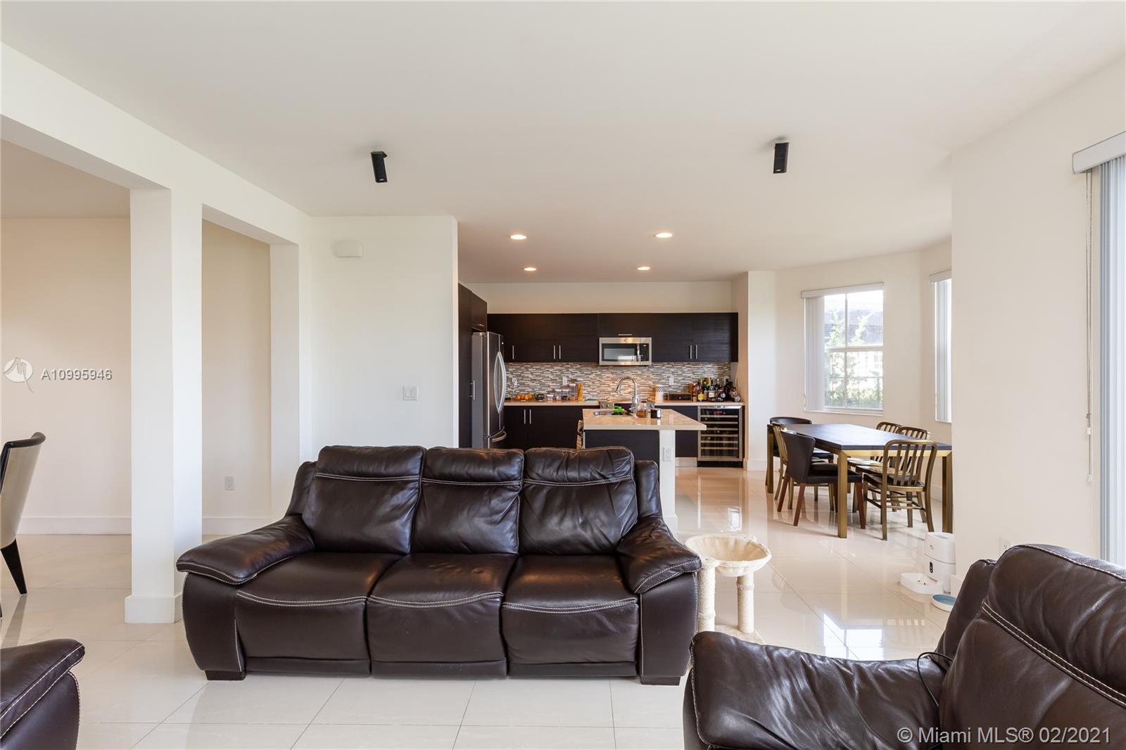 VINTAGE ESTATES - Residential