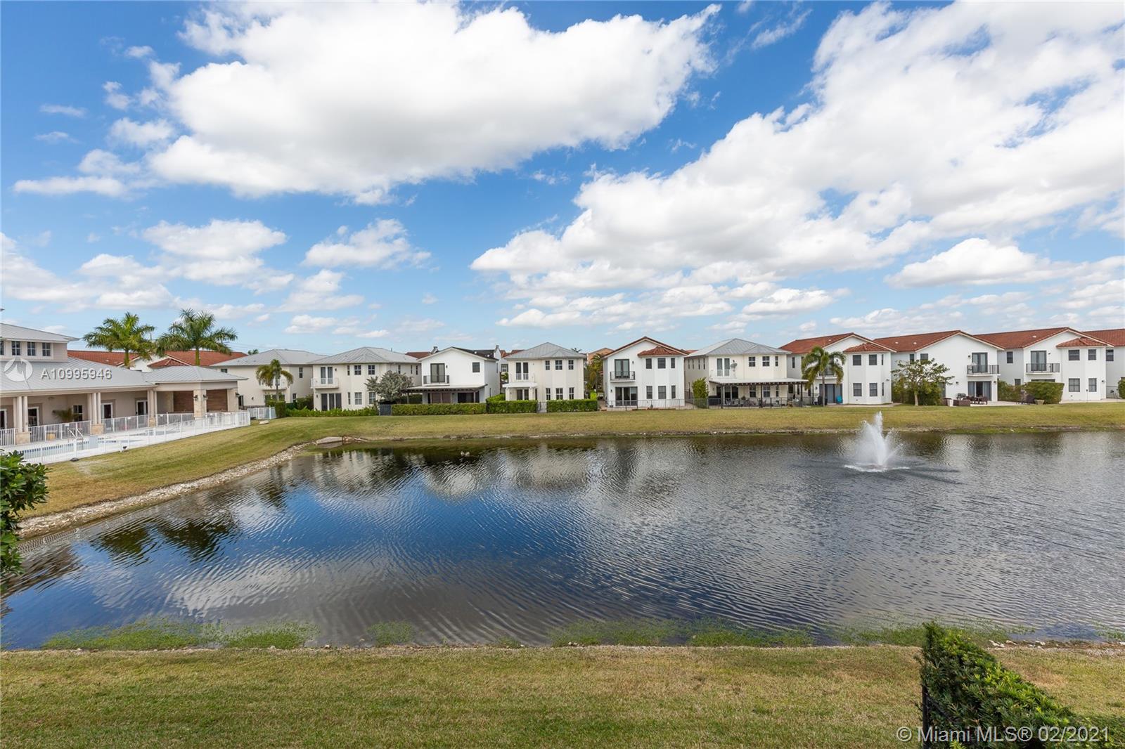 VINTAGE ESTATES - Residential