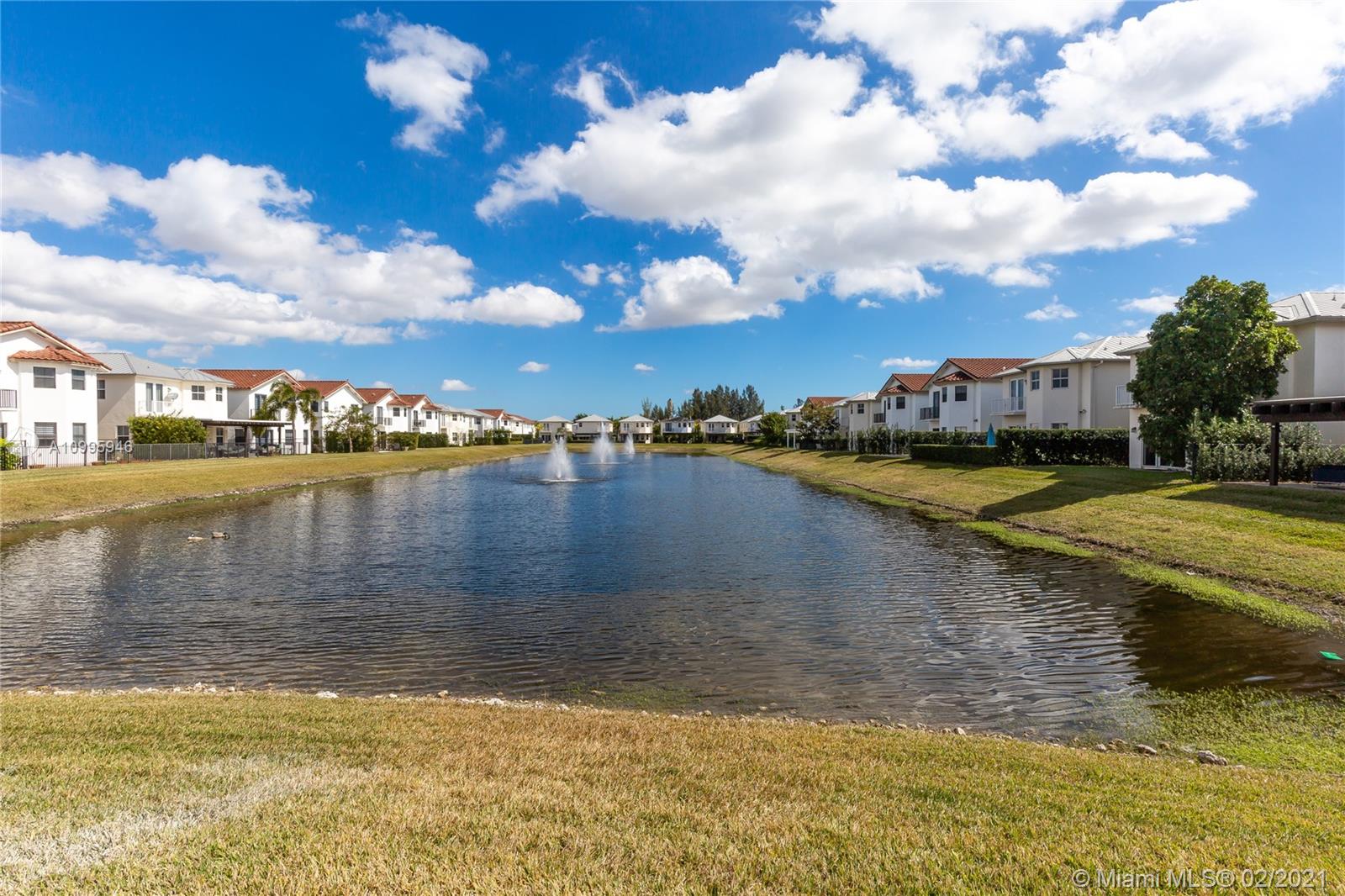 VINTAGE ESTATES - Residential