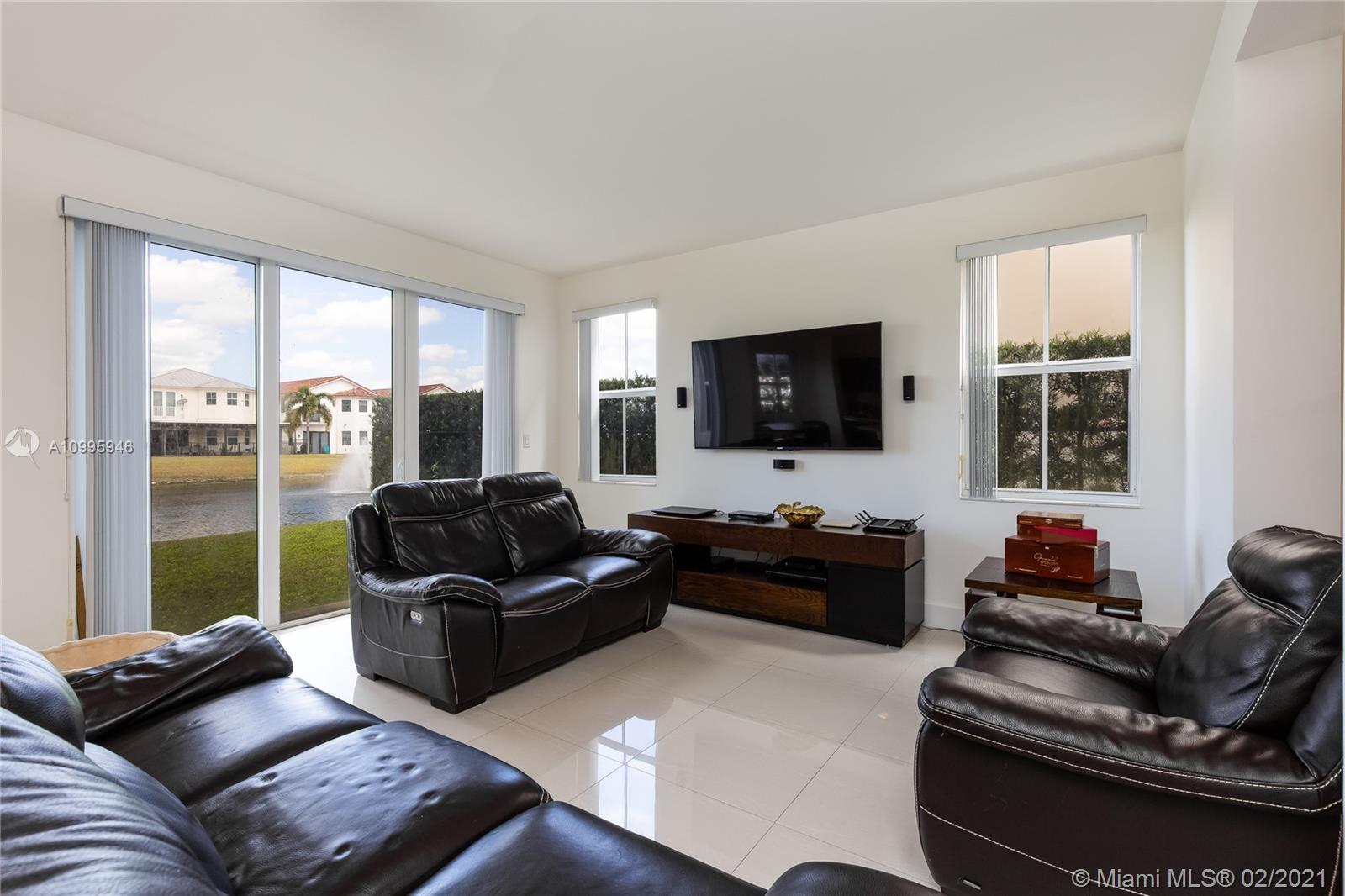 VINTAGE ESTATES - Residential