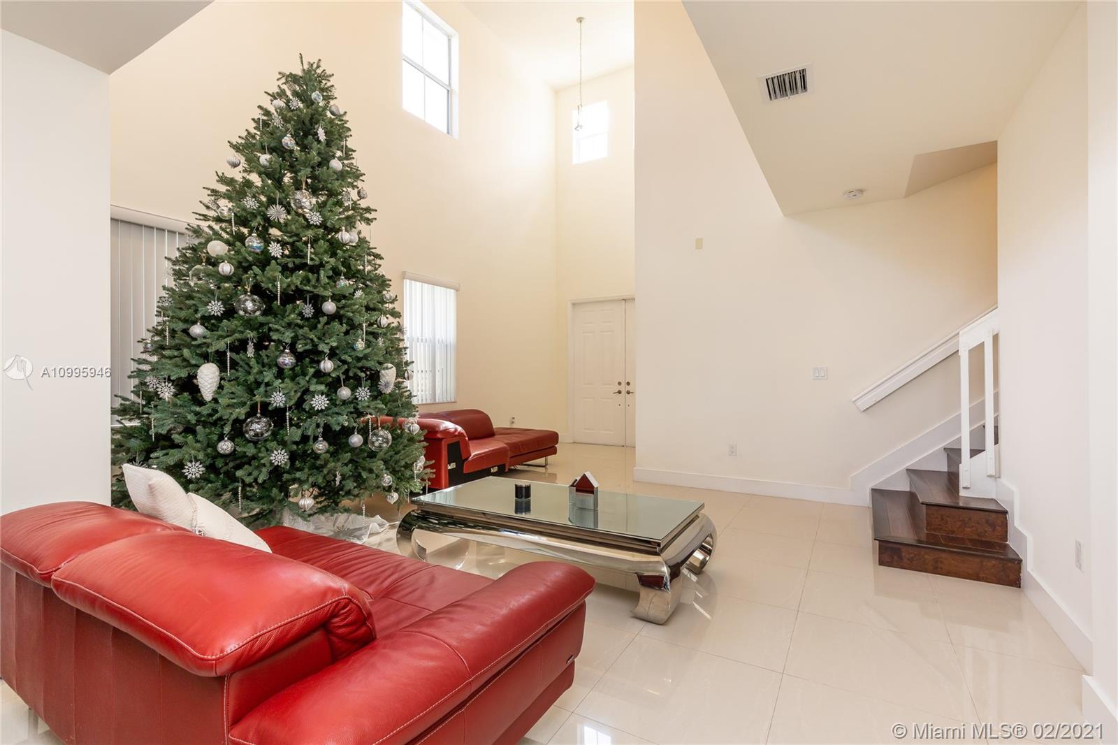 VINTAGE ESTATES - Residential