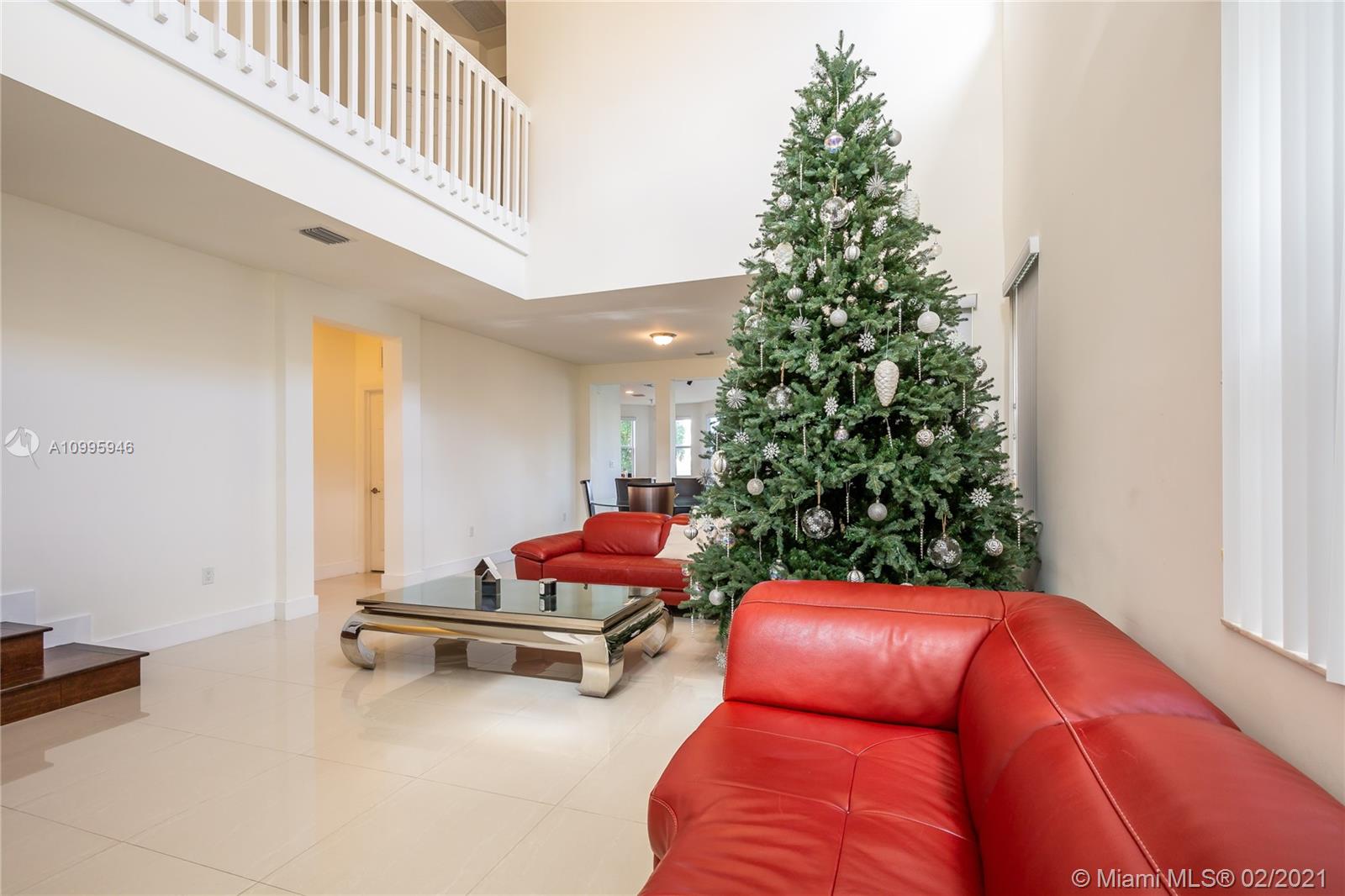 VINTAGE ESTATES - Residential