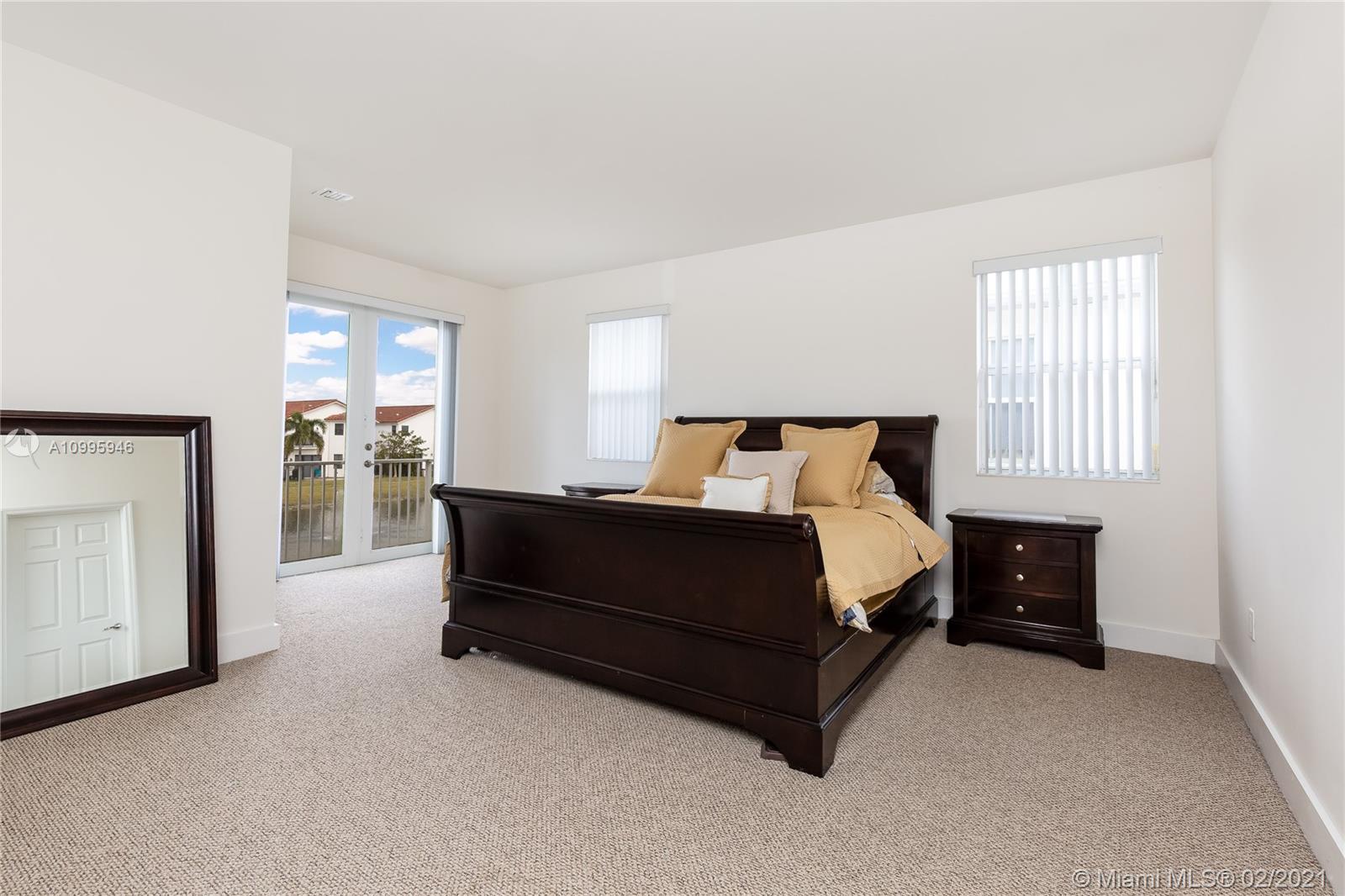 VINTAGE ESTATES - Residential